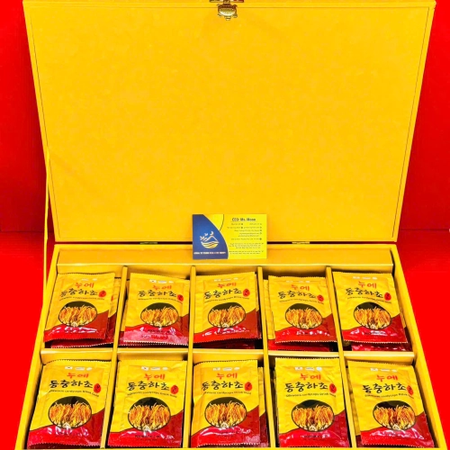 NƯỚC ĐÔNG TRÙNG HẠ THẢO HỘP GỖ VÀNG CAO CẤP GOLD POCHEON HÀN QUỐC